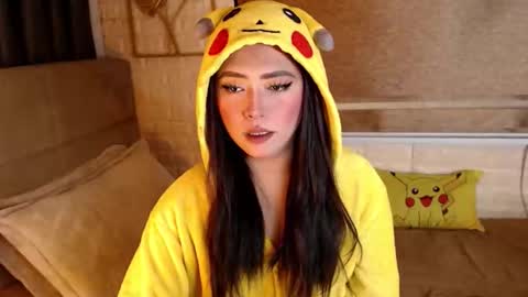 JEN  online show from March 18, 12:15 pm