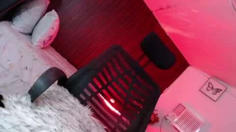 Snow Galvez online show from March 7, 3:05 am