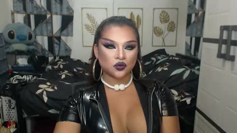 Snapshot of yourtrannyqueenxxx chatting on September 14, 2:06 am Anastacia Grey online show from September 14, 2:06 am