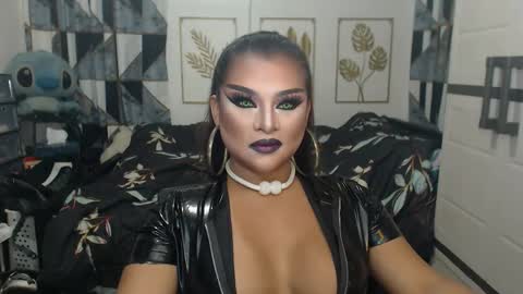 Snapshot of yourtrannyqueenxxx chatting on September 16, 11:09 pm Anastacia Grey online show from September 16, 11:09 pm