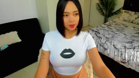 Snapshot of yowginethegreat chatting on January 30, 5:52 am YowgineTheGreat online show from January 30, 5:52 am
