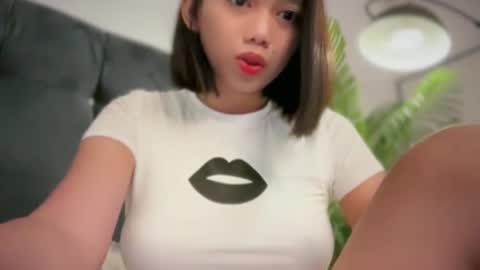 Snapshot of yowginethegreat chatting on February 23, 12:48 pm YowgineTheGreat online show from February 23, 12:48 pm