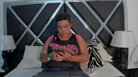 zeussmithh online show from April 10, 12:44 pm