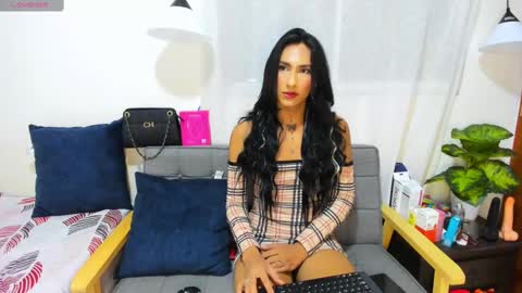 zou_quira online show from October 11, 12:57 am