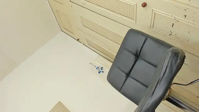 MissCarolinne online show from February 1, 1:12 am