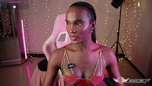 LuanaRisque online show from July 3, 3:01 am
