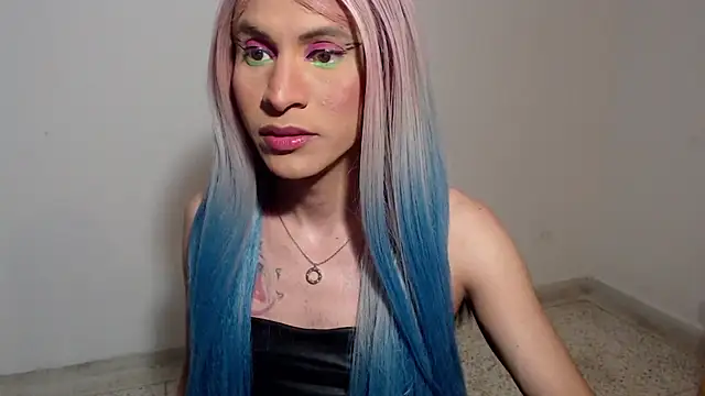 HugeDanex online show from December 4, 6:40 am