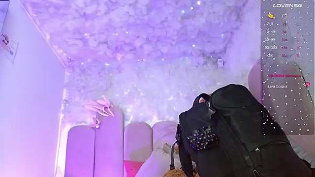 puca ebony online show from November 10, 7:48 pm