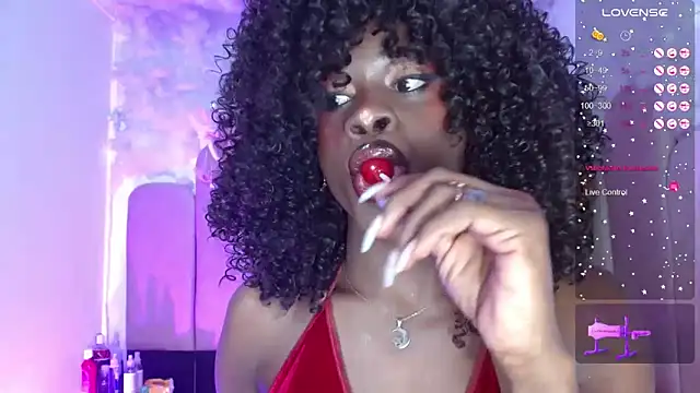 puca ebony online show from November 25, 8:00 pm