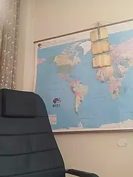 BeautifulAss83 online show from December 5, 9:33 am