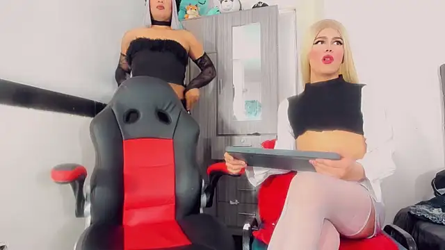 SofiaandVeronica online show from December 11, 7:25 pm