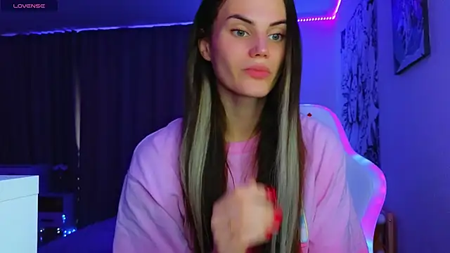 idealovva online show from December 12, 9:08 am