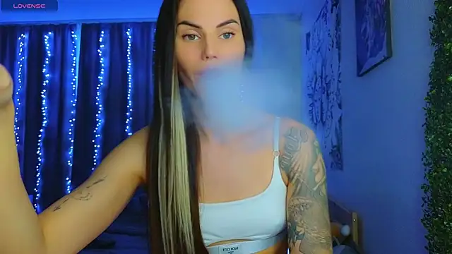 idealovva online show from December 15, 10:28 am