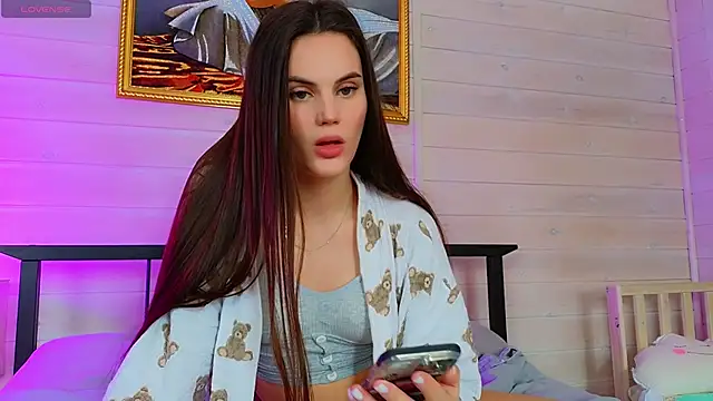 idealovva online show from March 11, 5:49 am