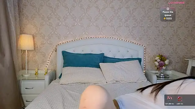 Snapshot of Kaia_Sunshine_Mia chatting on October 20, 3:15 pm Kaia Sunshine Mia online show from October 20, 3:15 pm