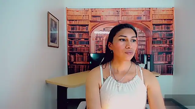 khiara moretti online show from December 3, 7:39 pm