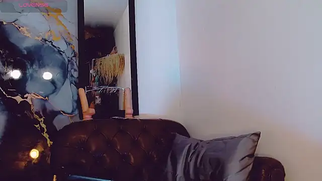 khiara moretti online show from November 7, 11:21 am