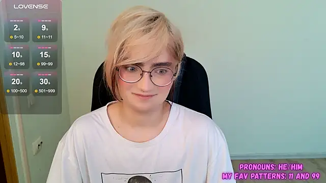 CuteYukiKun online show from October 3, 8:25 am