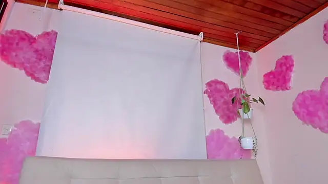 roselinedior online show from February 22, 1:03 pm