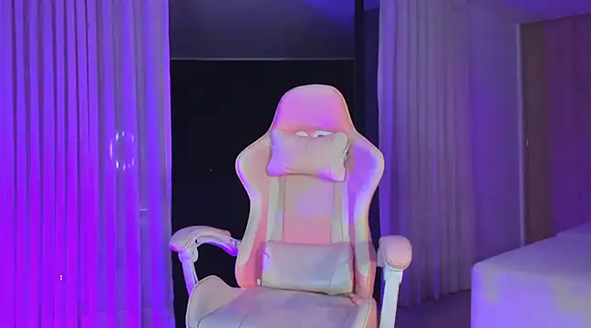 angelinalodge1 online show from February 24, 12:52 am