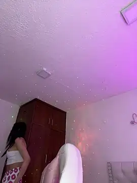 alee lenoxx online show from March 1, 7:42 am