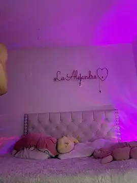 alee lenoxx online show from March 12, 6:29 am