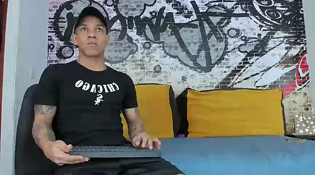 its me miley online show from January 13, 1:17 pm
