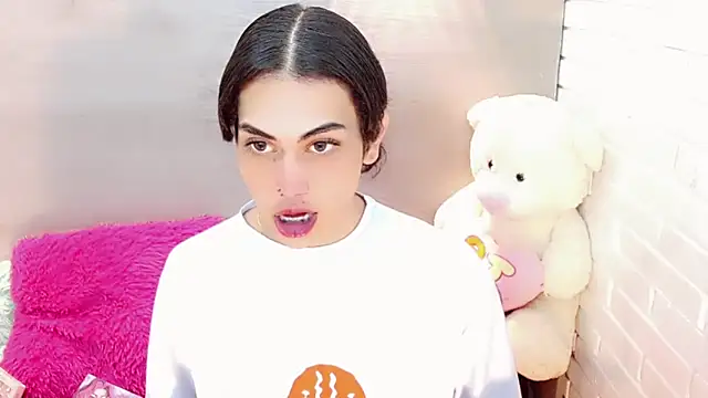 Daniela Pink  online show from October 27, 8:50 pm