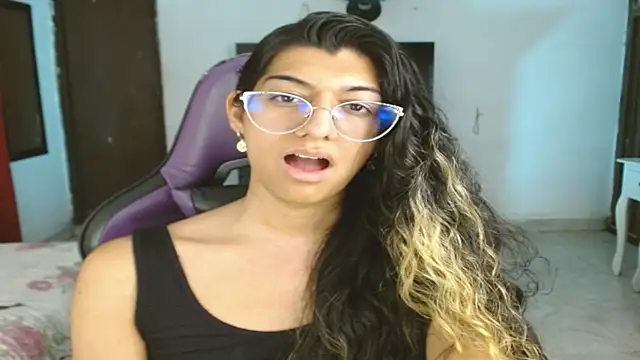 engielphoenis14 online show from December 22, 10:14 pm