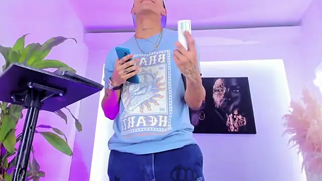 visaelX online show from January 29, 12:24 pm