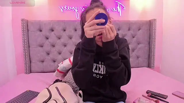 Mia thompson 19 online show from November 2, 4:49 pm