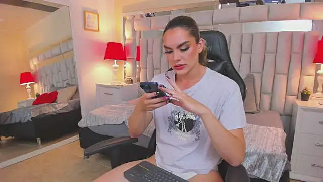 Snapshot of mariiahneedles chatting on December 21, 11:24 pm mariiahneedles online show from December 21, 11:24 pm
