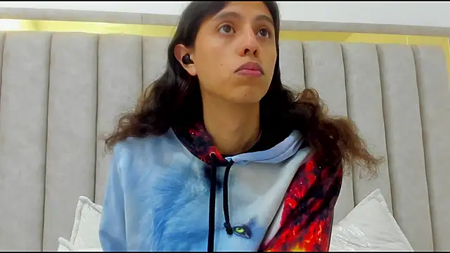 FreyaMoller online show from December 1, 1:13 pm