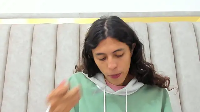 FreyaMoller online show from March 18, 7:24 pm