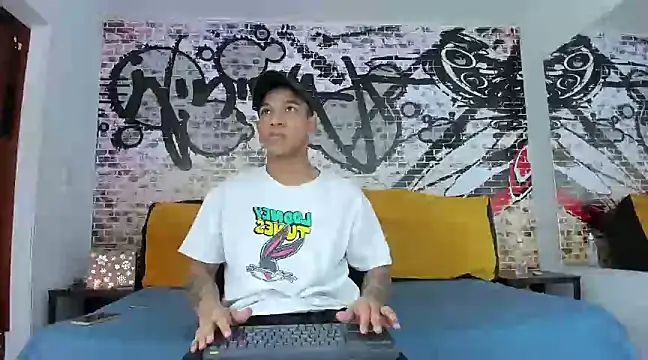 mcmax huge online show from December 22, 1:22 pm