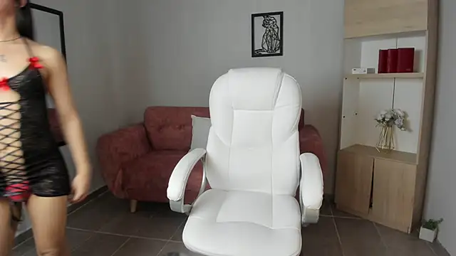 Alice23jones online show from March 17, 1:15 pm