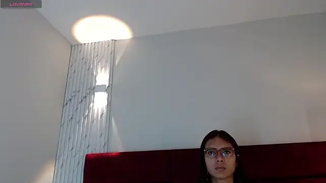 Snapshot of sara_saenz99 chatting on December 28, 7:33 pm sara saenz99 online show from December 28, 7:33 pm