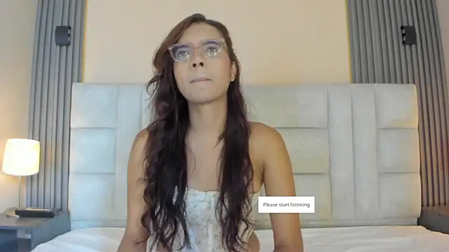 Snapshot of sara_saenz99 chatting on October 16, 8:08 pm sara saenz99 online show from October 16, 8:08 pm