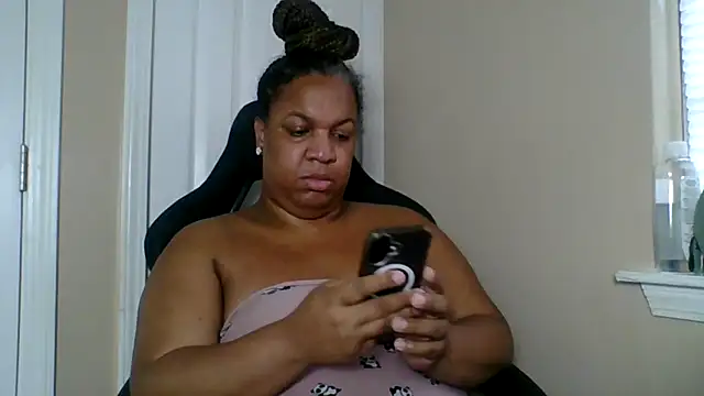 Badgirlbrittt online show from December 18, 7:52 pm