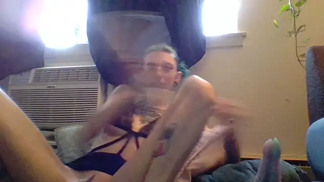 Junipervexx online show from February 10, 8:10 pm