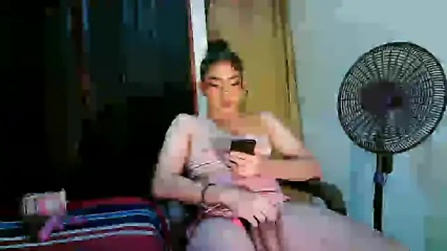 kimmiemm online show from February 18, 5:48 am