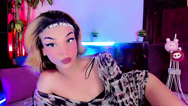 the-horus-girl online show from September 19, 7:25 am