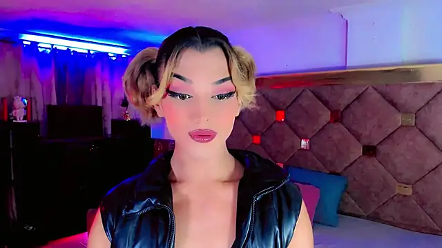 the-horus-girl online show from October 4, 11:05 pm