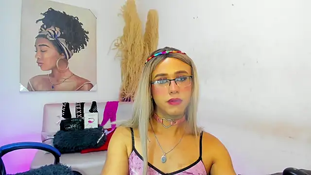 mia foxts online show from October 1, 9:26 pm