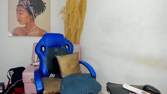 mia foxts online show from October 15, 11:38 pm