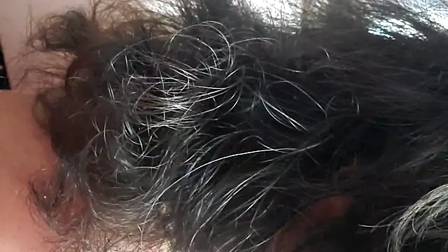 gurlnips online show from October 22, 8:00 pm