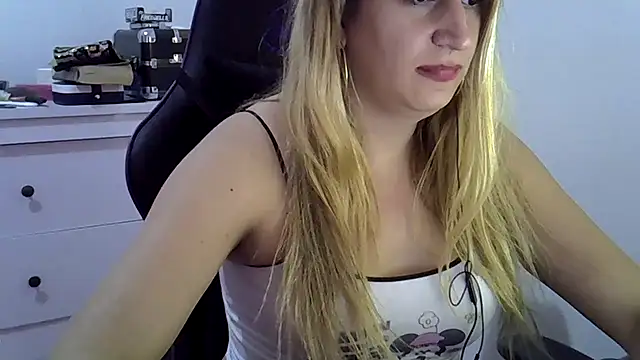 Snapshot of luizacandy chatting on September 17, 11:10 pm luizacandy online show from September 17, 11:10 pm