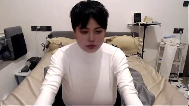 lunalunali online show from December 4, 12:20 pm