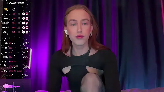 Avril Pearly  online show from December 16, 12:43 pm