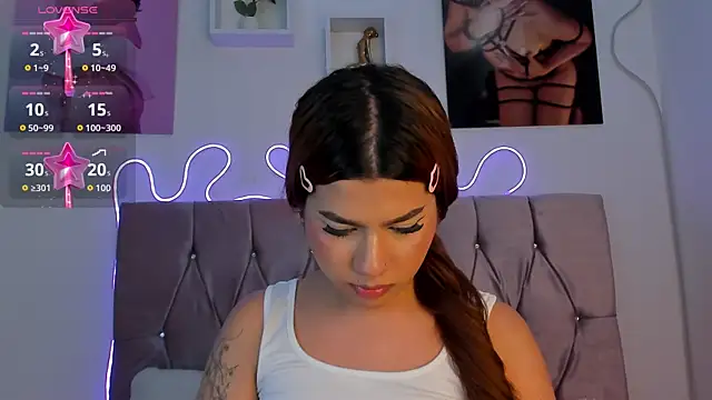 Snapshot of Ashley_piinkk_ chatting on September 24, 3:18 pm Ashley piinkk  online show from September 24, 3:18 pm